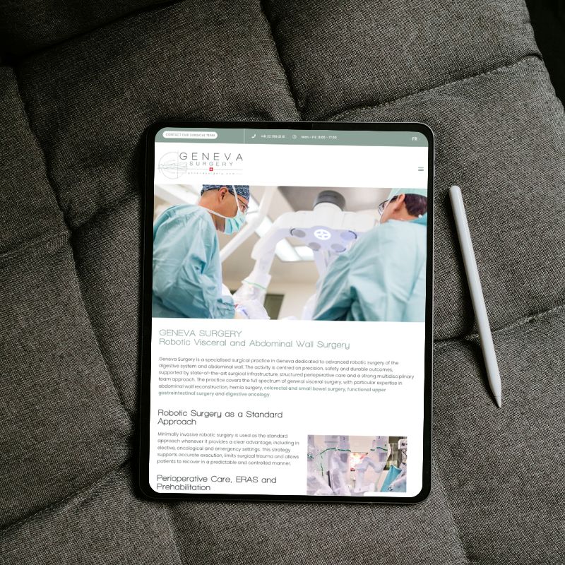 mockup Ipad présentant le site internet du Dr Inan, chirurgien viscéral à Genève